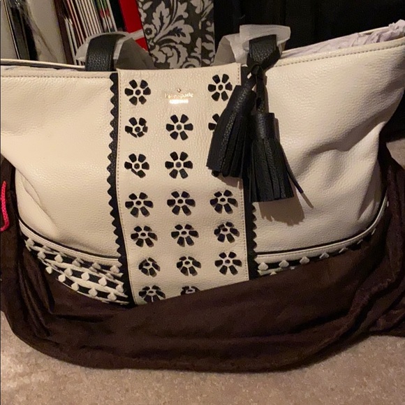 Kate Spade Bryant Court Aden XL Tote - Picture 5 of 8